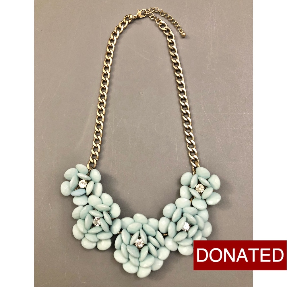 DONATED x 💜 2/$25 NWOT Flower Statement Necklace